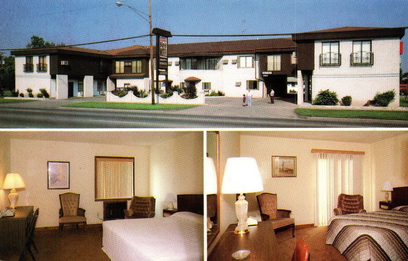 Relax Inn (King Motel, Light Tower Motel) - Vintage Postcard (newer photo)
